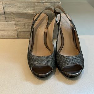 Pelle Moda heels size 9M, dark silver/graphite
